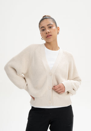 Gilet court en grosse maille (Bhuma) – MELAWEAR (Naturel)